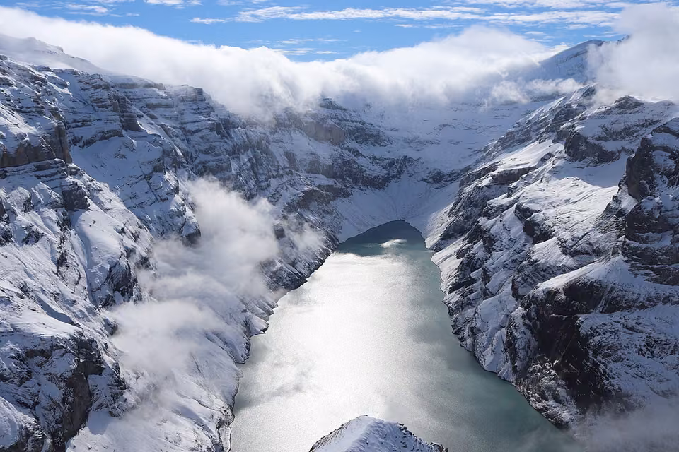 Le lac de retenue de Limmernsee, dans le canton de Glaris.